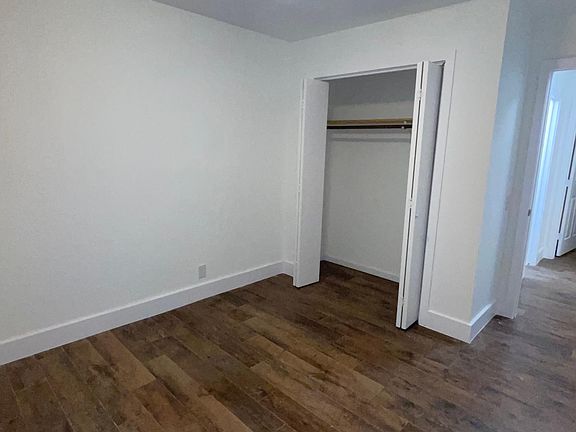 2nd image of 1403 E Mesa Park Dr