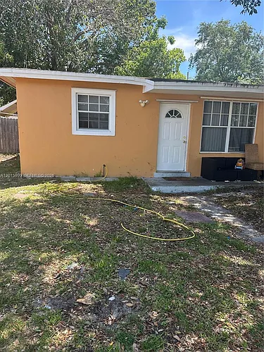 4141 SW 32nd Dr Photo 1