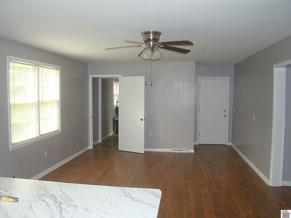 3rd image of 220 West Ave