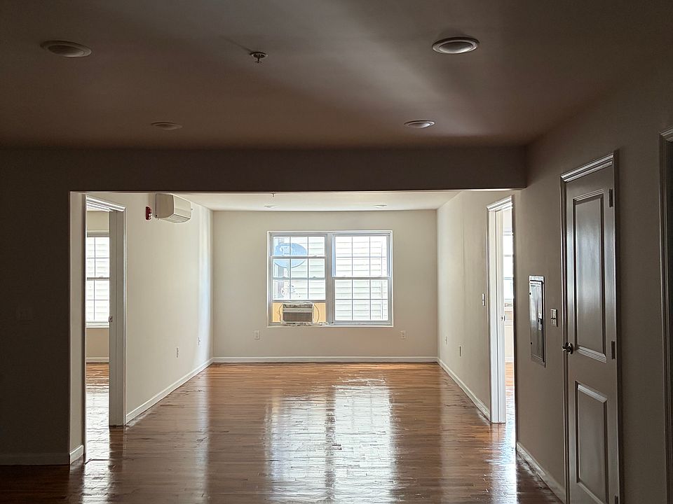 1st image of 152 Market St #302