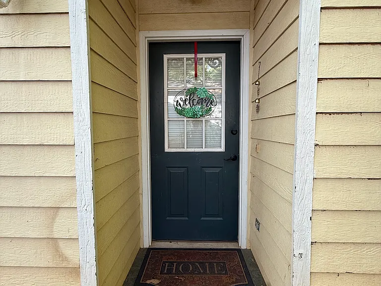129 Sterling Dr — Photo 3