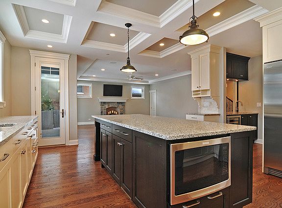 3rd image of 774 Meadow Ln