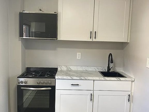 2nd image of 1682 Harrison St #1