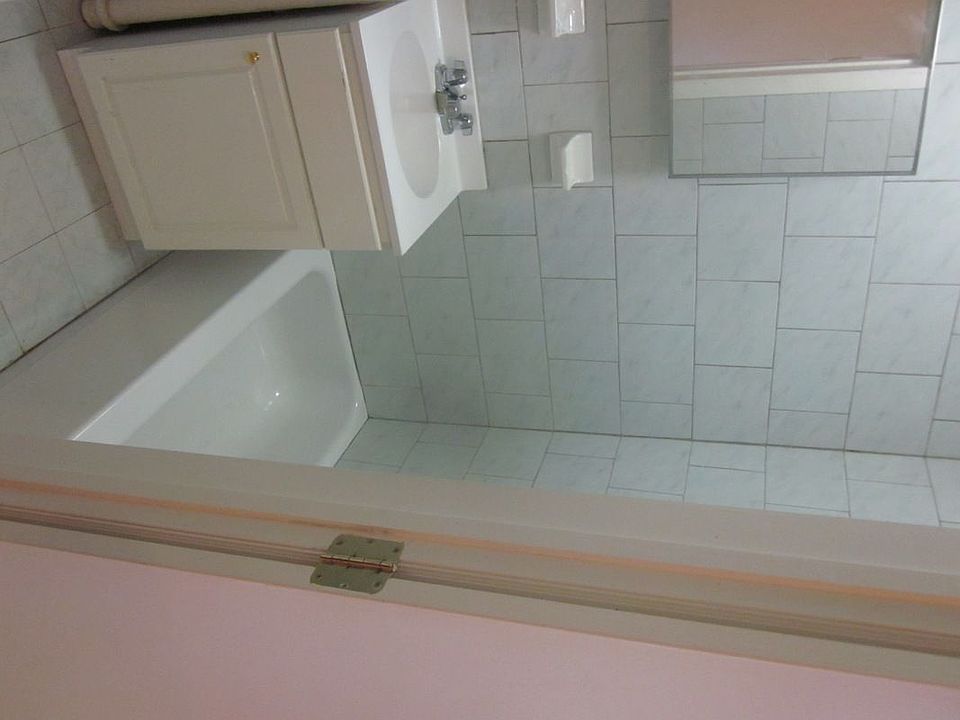 1st image of 220 Boerum St APT 1R