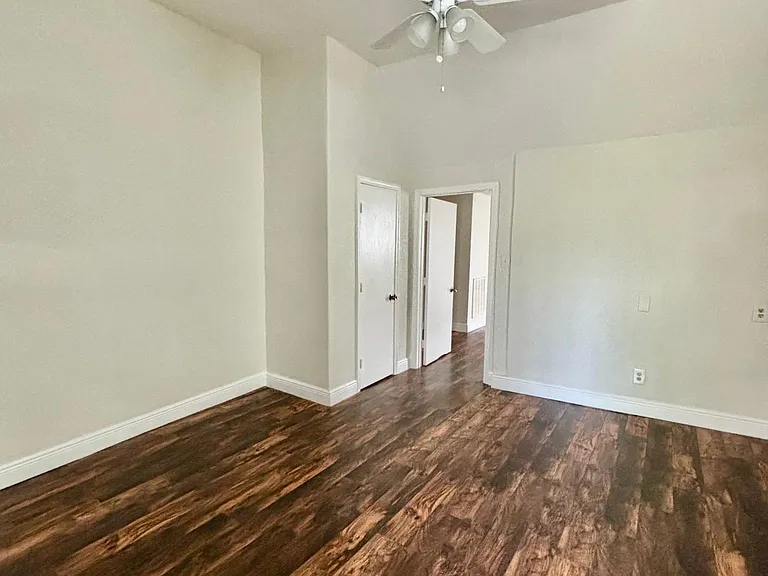 2423 Saint Ann St — Photo 9