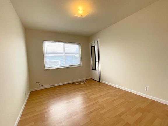 5th image of 648 Saint Francis Blvd #Top