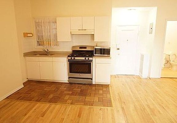 2nd image of 467 Columbia St APT 5A