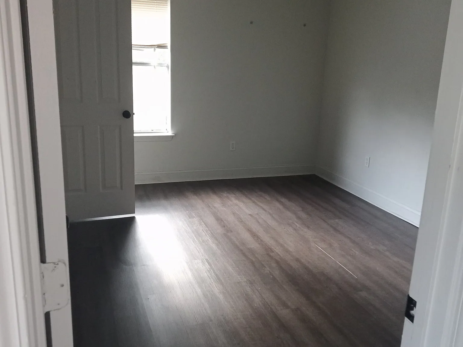 3 bed, 1300 sqft, $1,300 — Photo 3