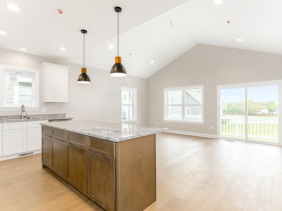 5th image of 1431 Somerset Pl