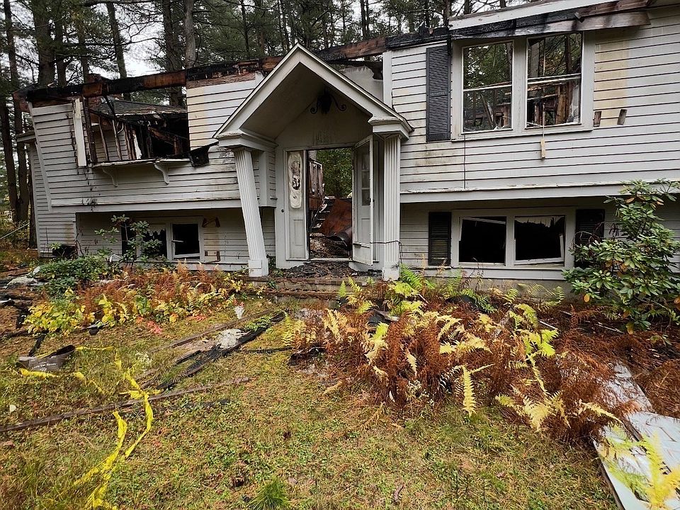 1st image of 11 Hanlon Dr