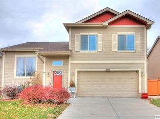 19520 Gail Ave, Omaha, NE 68135