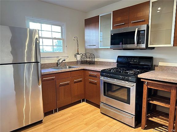 3rd image of 81 Park Ave #402