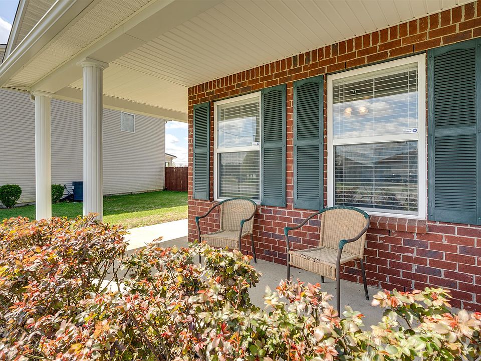 1st image of 2689 Sutherland Dr