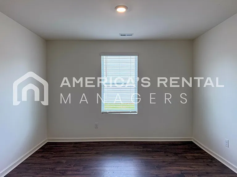 17917 April Leigh Cir — Photo 10