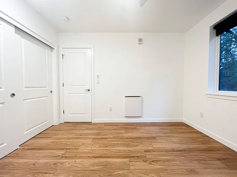 Leeward Apartments — Photo 32