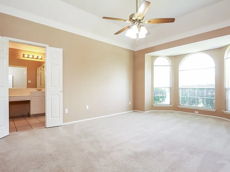 2235 Stillwater Dr — Photo 10