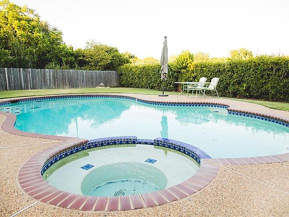 2nd image of 5320 Valleydale Dr