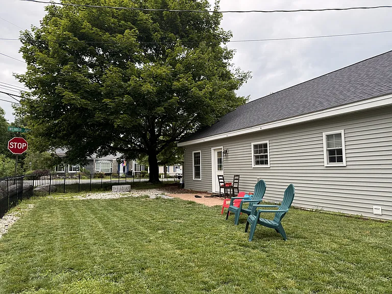 19 Clearwater Ave — Photo 2