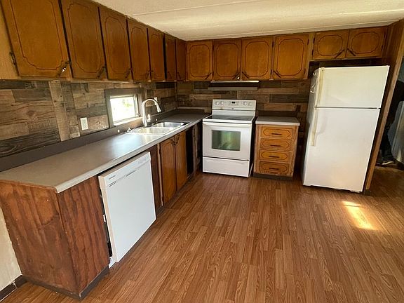 3rd image of 3620 Carver Rd