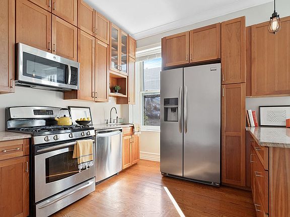 3rd image of 186 Prospect Park W #C3