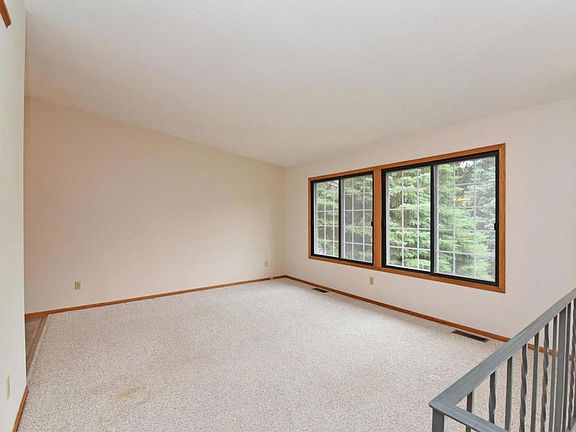 3rd image of 8548 Xebec St NE
