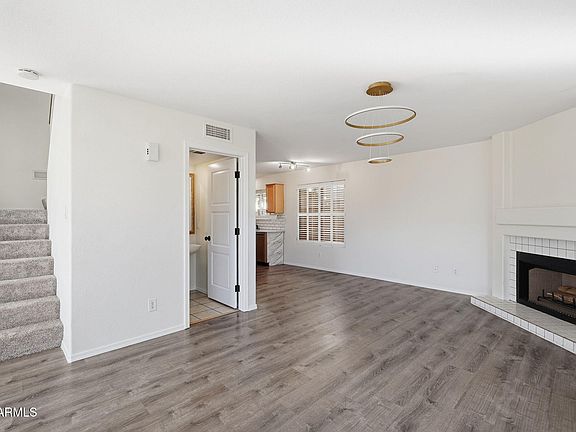 4th image of 1070 W LARK Drive