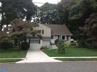 1109 Saint Marks Dr, Glendora, NJ 08029