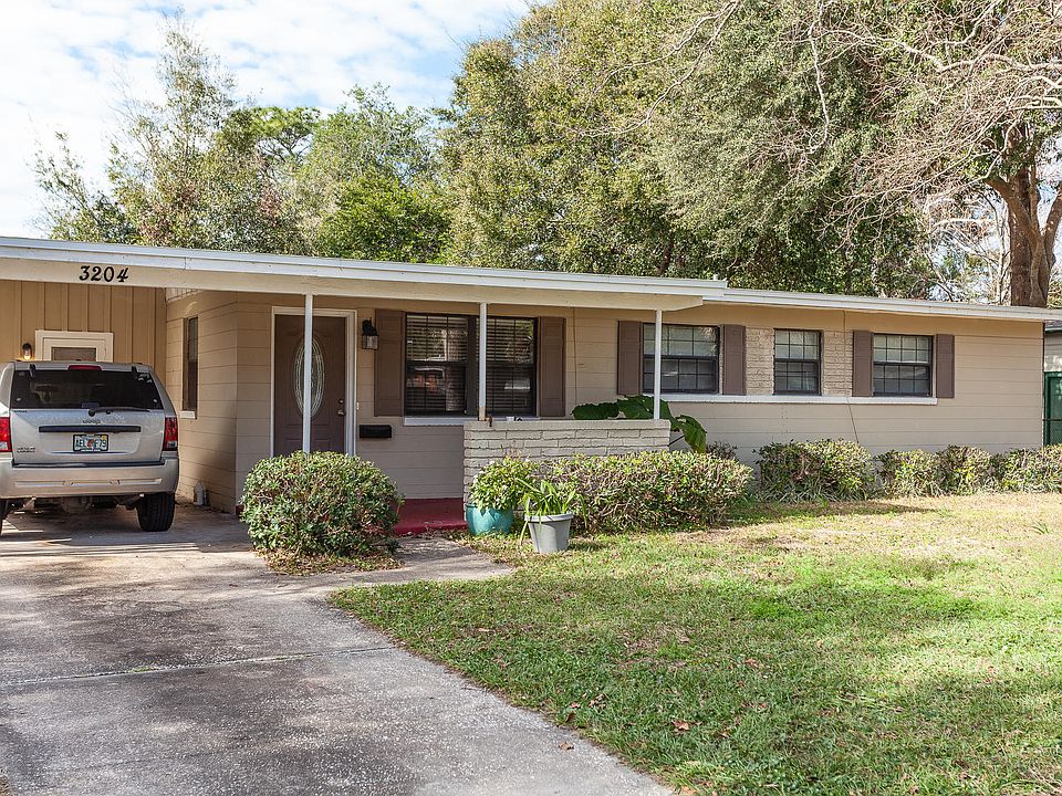 1st image of 3204 Holly Berry Ln