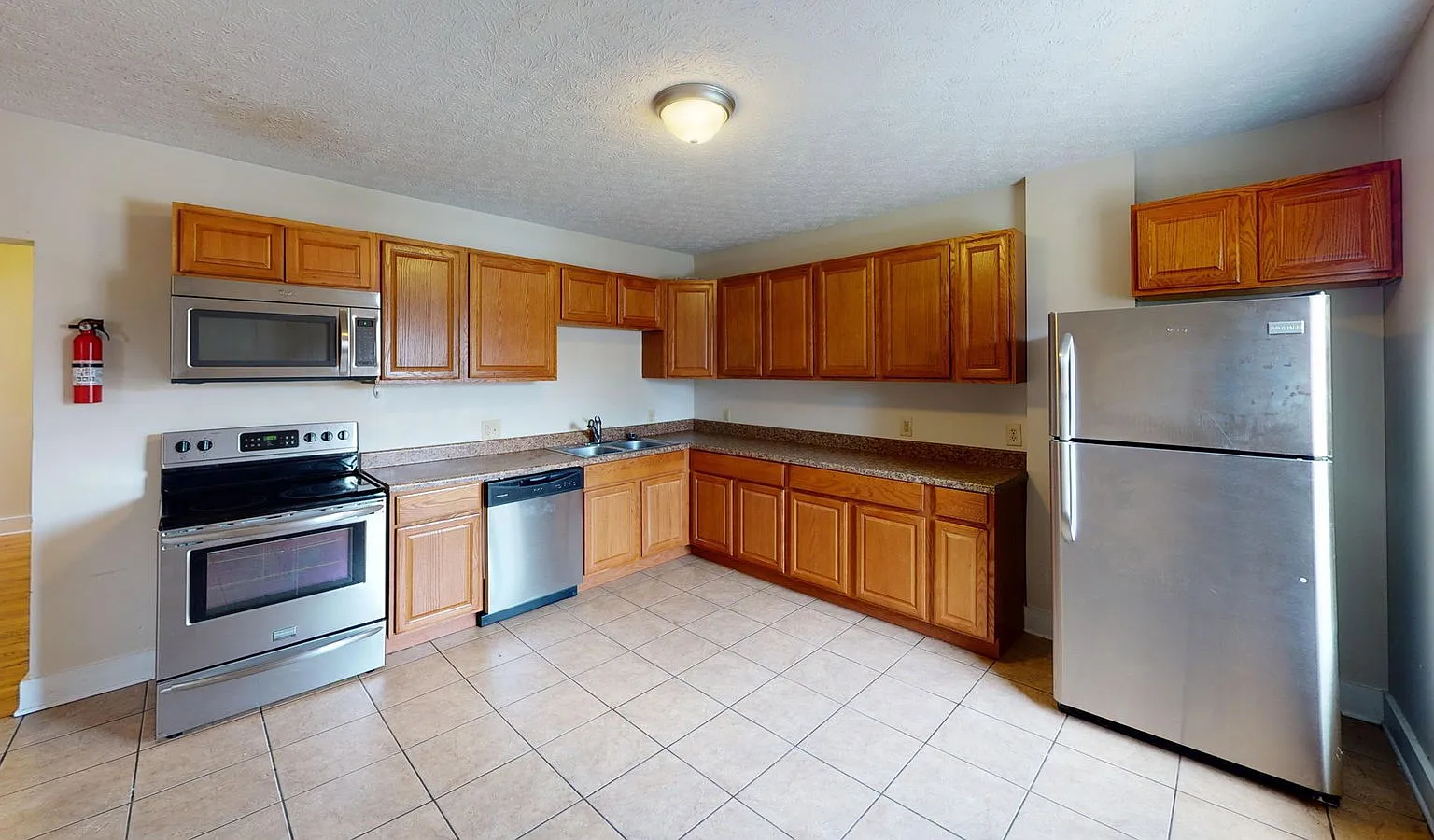 3 bed, 1.0 bath, $1,199 — Photo 1