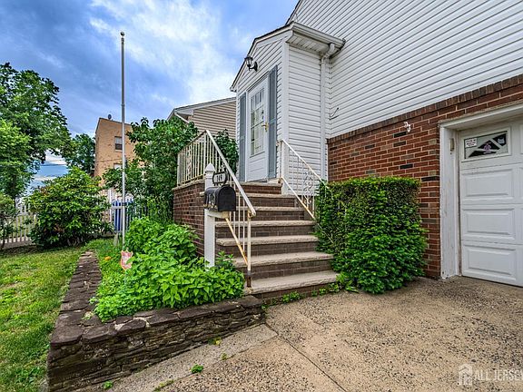 2nd image of 149 Strawberry Hill Ave