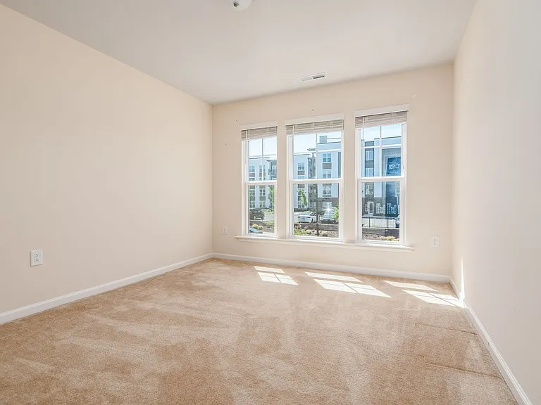 105 Lafferty St — Photo 13