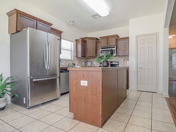 4th image of 124 Coles Creek Dr