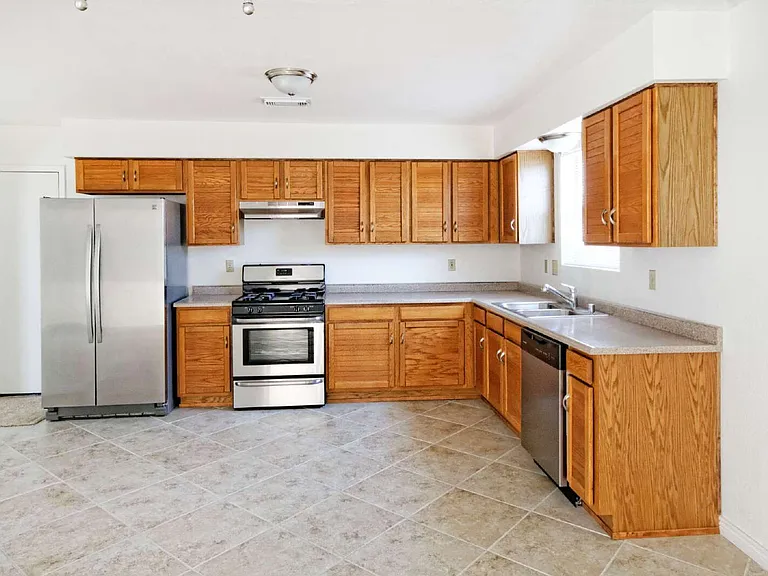 4542 Pyrite Ct NE — Photo 5