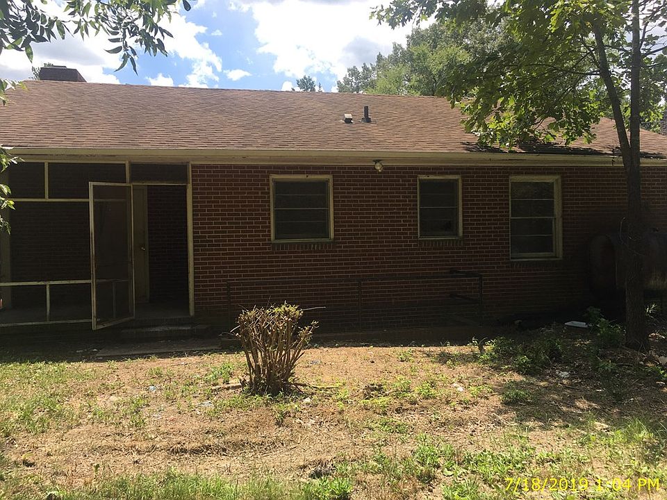 2nd image of 1008 College St