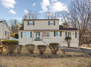 544 Goffle Hill Rd, Hawthorne Boro, NJ 07506