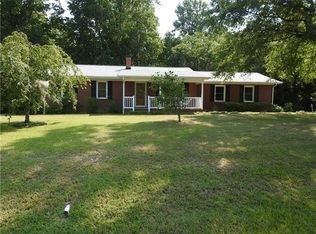 7806 County Line Rd, Liberty, NC 27298