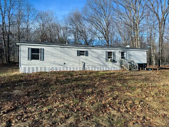 5 Grove Ave, Willsboro, NY 12996