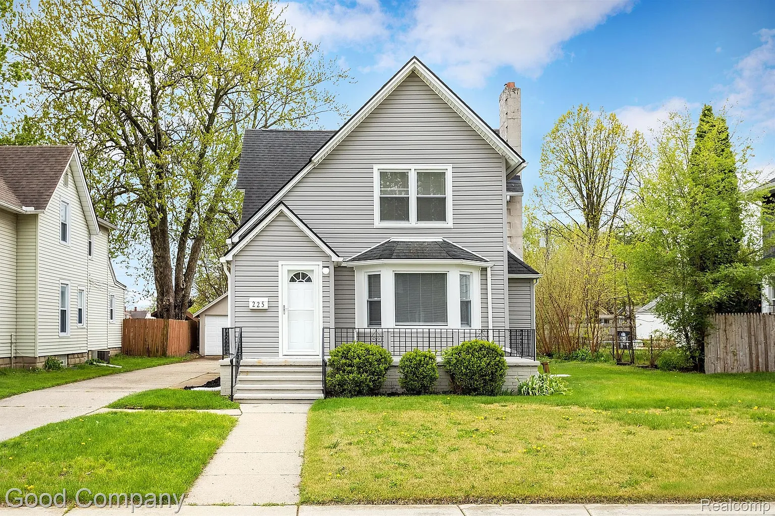 225 Euclid St photo 1