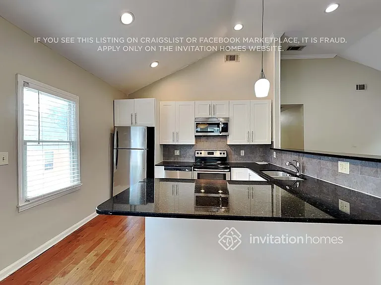 1551 New St NE — Photo 8