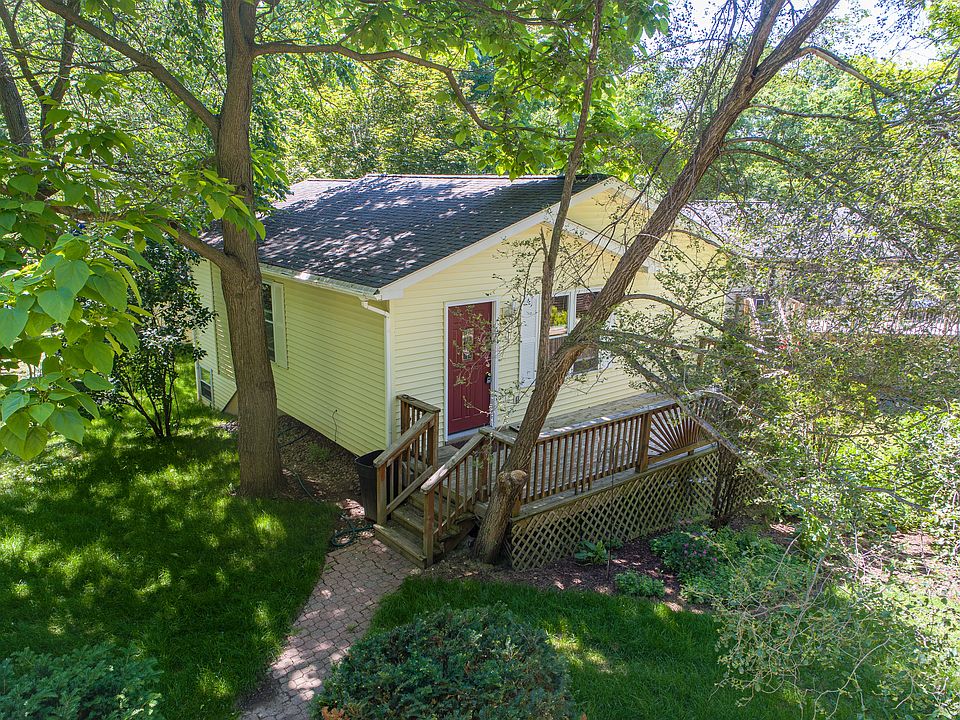 1st image of 240 W Canyon Dr