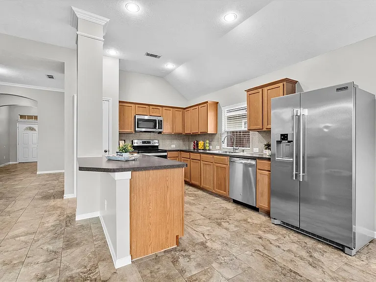 12719 Hart Hollow Ln — Photo 10