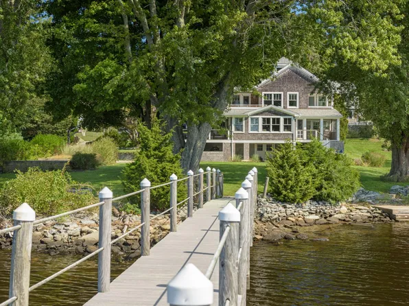 39 Shore Dr, Warren, RI 02885