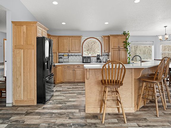 5th image of 10100 Maple Ln