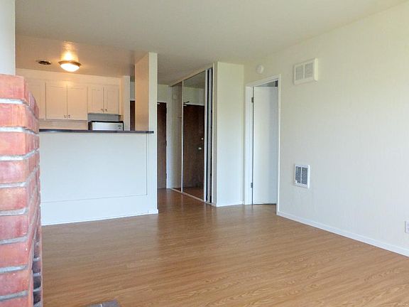 4th image of 1601 Grant Ave APT 2B