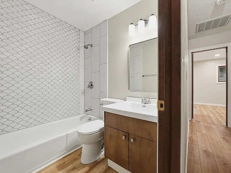 241 Wedgewood Dr — Photo 8