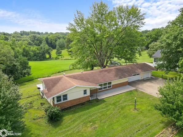 1810 Carbonado Rd, Oskaloosa, IA 52577