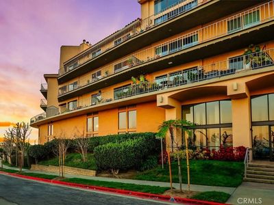 2700 E Panorama Dr APT 302, Signal Hill, CA, 90755