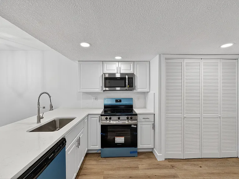 9824 Pocono St #9824 — Photo 8