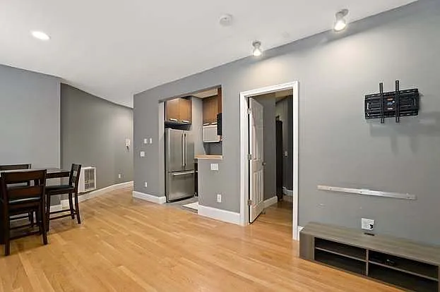 121 Salem St #2C — Photo 8