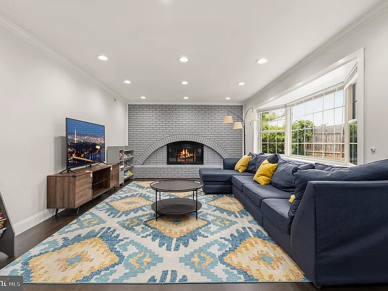 1205 Windermere Ct — Photo 15